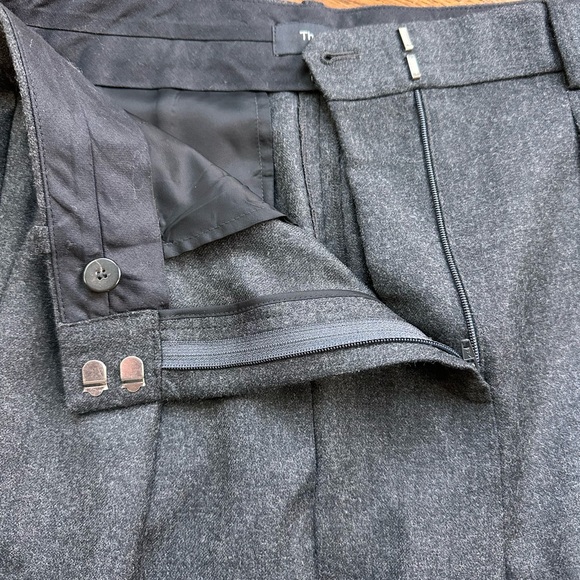 Theory Double Pleat Pant Sleek Virgin Wool Flannel Charcoal Gray Size 4 Wide Leg - Picture 7 of 11